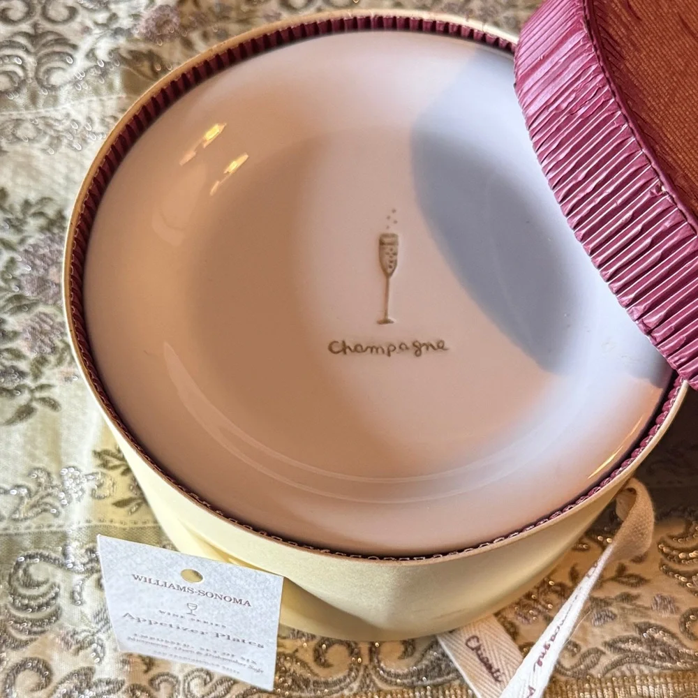 6 Williams Sonoma 6 inch appetizer plates